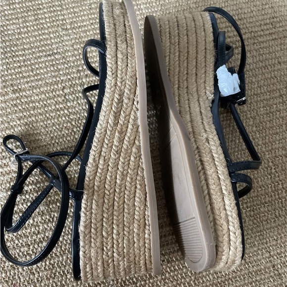 NWOT! Nine West platform sandals. Style wnalexx3. 7.5M. Black. Strappy. - Picture 6 of 10